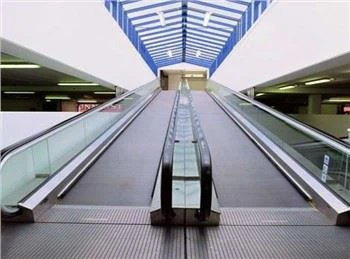Havaalanı için Yolcu Konveyörü Hareketli Yürüyüş Yolu Travelator